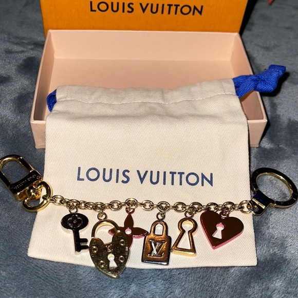 Louis Vuitton bag Charm 100% Authentic pristine condition. - Picture 1 of 6